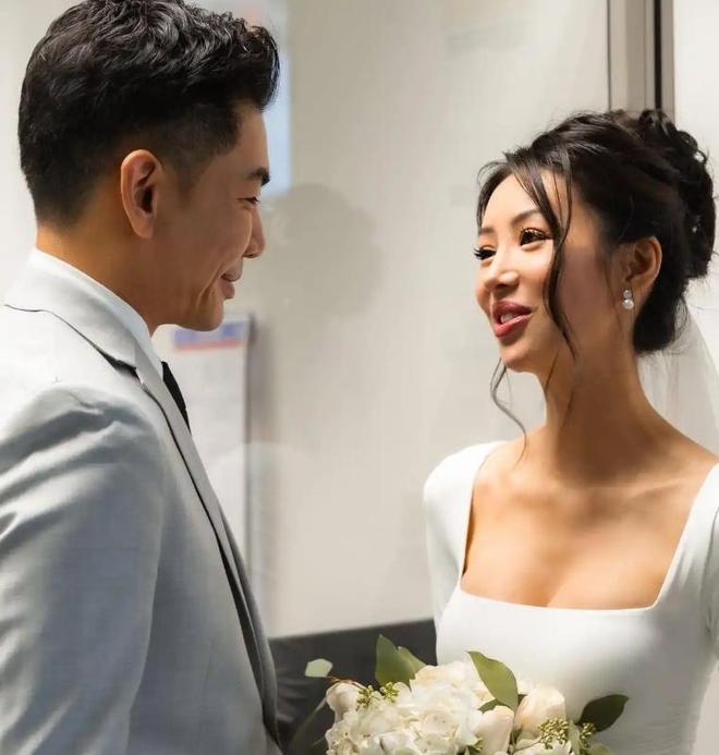 婚妻子厚唇大眼是大马名媛两人网上认识EV